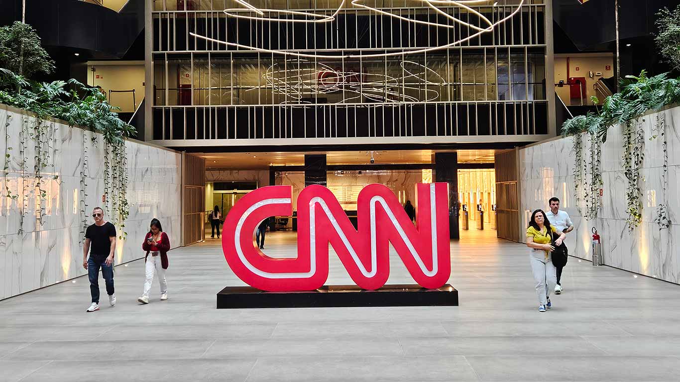 CNN-journalister kan få sparken om Trump-vänlig köpare tar över (personerna på bilden har ingen koppling till texten). Foto: TomasVial via Wikimedia Commons.