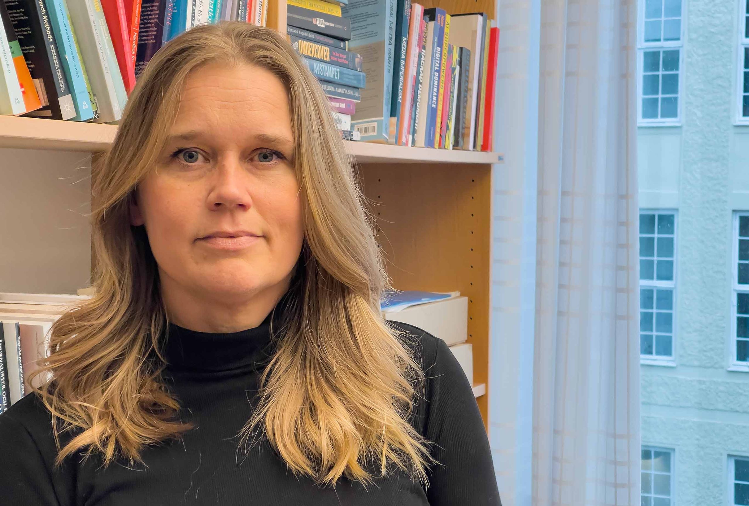 Jenny Wiik på sitt arbetsrum vid JMG i Göteborg